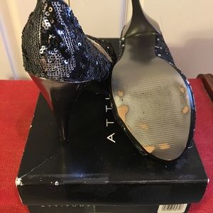 These shoes really give your attitude/ sequins shade black and silver
